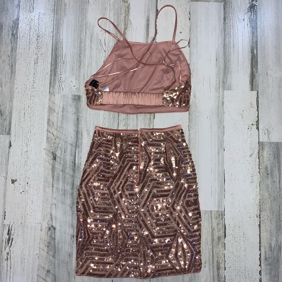 Agaci | NWT Sequin Crop Top w/ Skirt - Picture 7 of 9